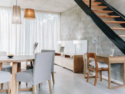 Depto Tipo Casa 3 ambientes con 2 baños