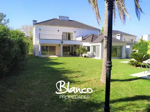 Casa  en Venta en Septiembre, Escobar, G.B.A. Zona Norte