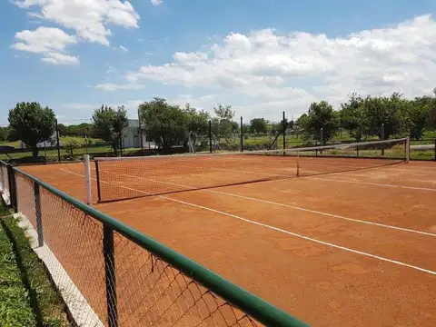 Lote Venta en  Country El Mirador  - C/escritura U$S 25.000