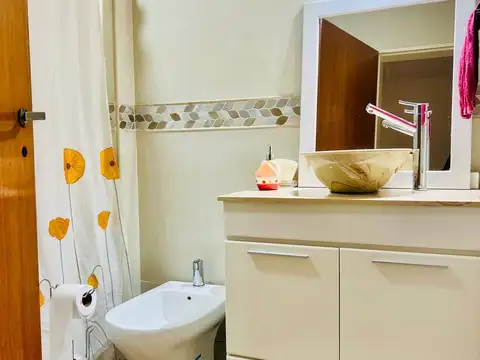 Vta 4 amb Patio Parrilla Dep Serv Balcón en Flores