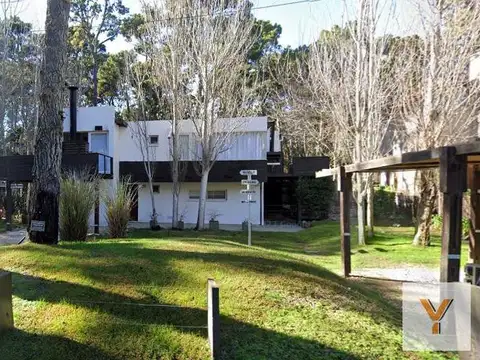 Complejo de Viviendas - 3 Casas - 700Mts2 - Mar Azul