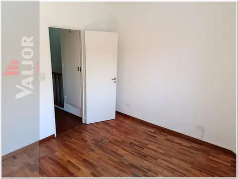 Tipo Casa en 2 plantas 3 ambientes