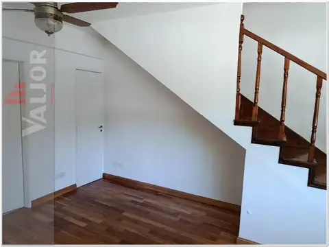 Depto Tipo Casa en Alquiler 40 años