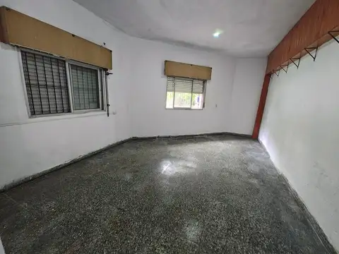 Esnaola al 4300 esquina Adolfo  Berro