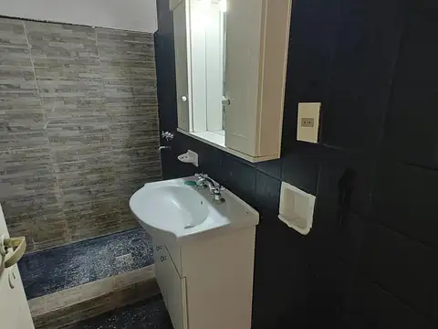 Esnaola al 4300 esquina Adolfo  Berro