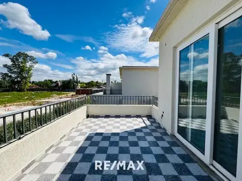 Casa en Venta con 1 cochera