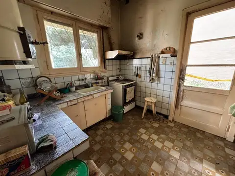 Alem al 500, e/Libertad y Belgrano - Quilmes Centro / Casa 5 Amb con gran fondo