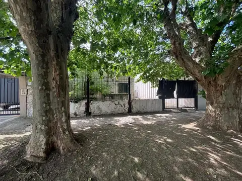 Casa en ph al frente a demoler en José Mármol