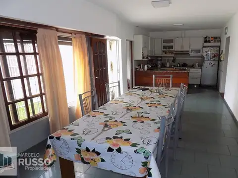 Casa 4 ambientes con 3 baños