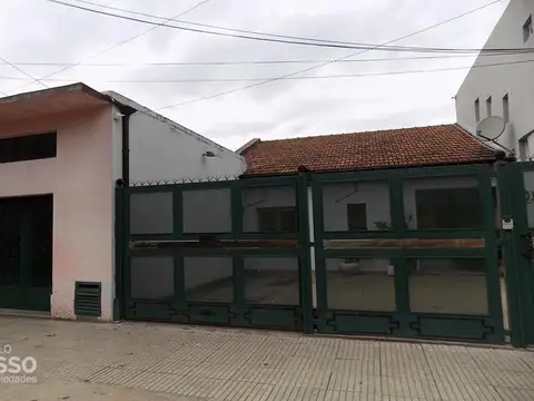 CASA 4 AMB. c/ PISCINA – CIUDAD TESEI CENTRO