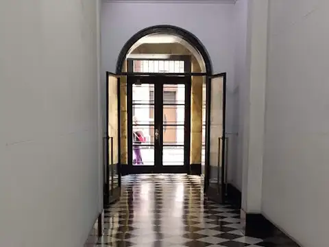Venta 4 Ambientes + Dependencia – Piso Alto y Luminoso – Apto Profesional