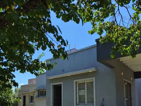 VENTA 2 DPTOS VILLA MERLO A 7 CUADRAS DEL CENTRO