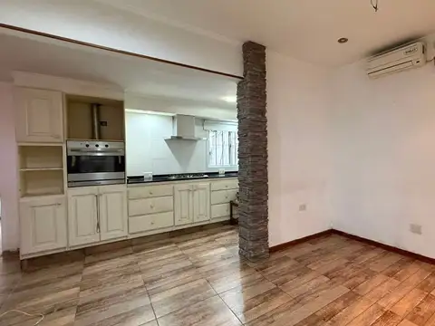 PH TIPO CASA EN VENTA 4 AMB CON PATIO Y QUINCHO