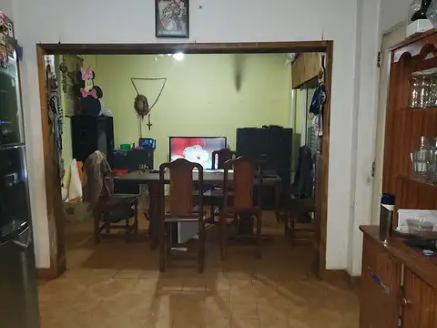 Casa 5 ambientes con 2 baños