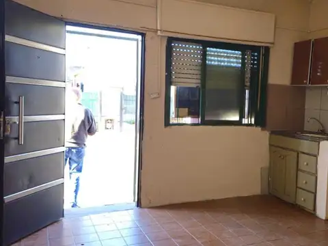 Depto Tipo Casa en Alquiler en Virreyes, $ 300.000