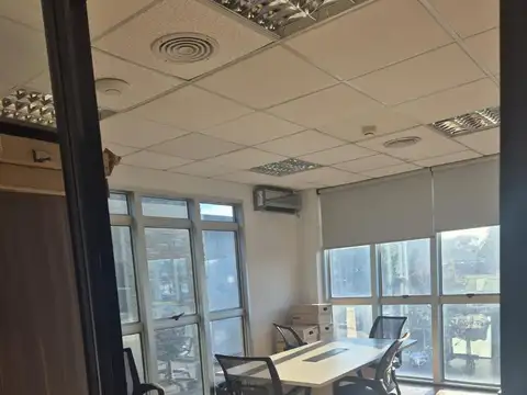 Oficina en Alquiler al Este