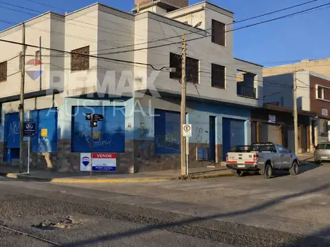 Local en esquina en excelente ubicacion - centro
