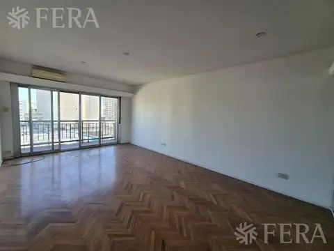 Venta departamento 4 ambientes con balcón en Avellaneda