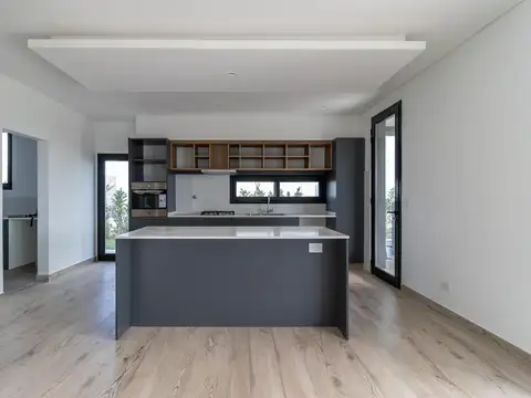 Casa en Venta en El Cantón - Barrio Golf, USD 350.000