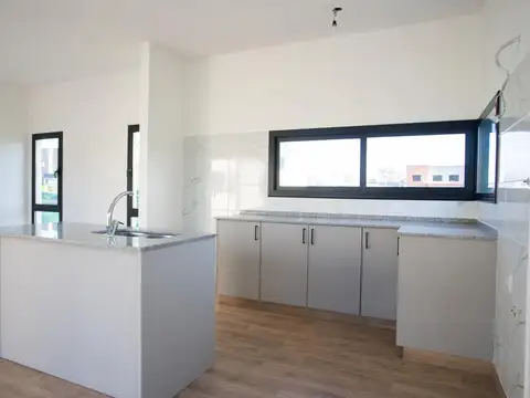 Prados del Oeste 1-B, Moreno