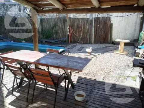 Casa 5 ambientes con 2 baños