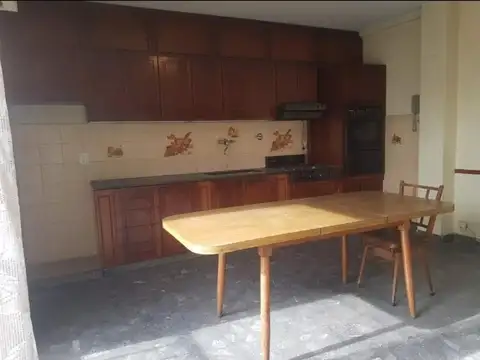 Casa 4 ambientes con 5 baños