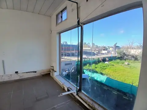 VENTA-LOCAL COMERCIAL EN SOLARES OPEN SHOP-MORENO