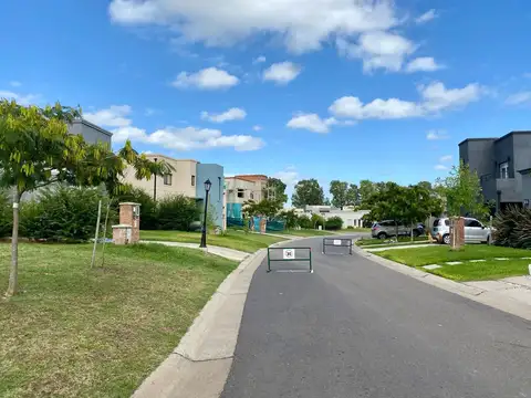 Gran Lote en Santa Elena, Pilar del Este 