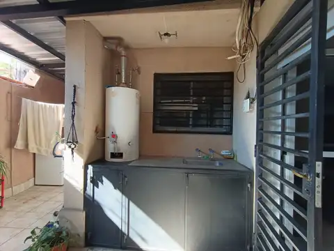 VENTA HERMOSA CASA DUPLEX EN GODOY CRUZ