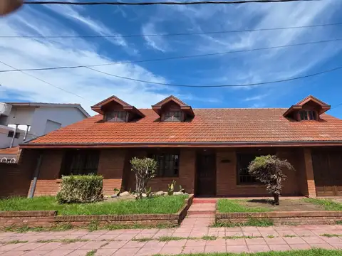 Venta Casa 5 amb mas Departamento 2 amb en Quilmes Oeste