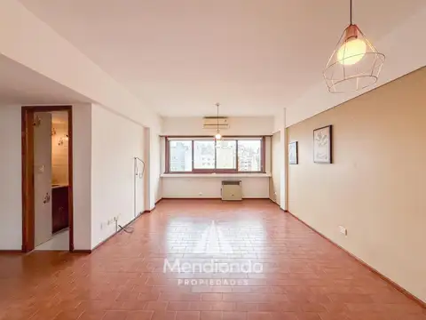 Depto 3 ambientes en Semipiso en zona Centro.