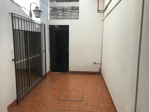 Depto Tipo Casa en Alquiler con 1 cocheras