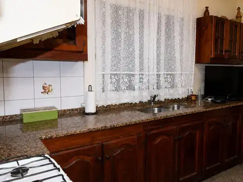 Avenida Espora  al 1200