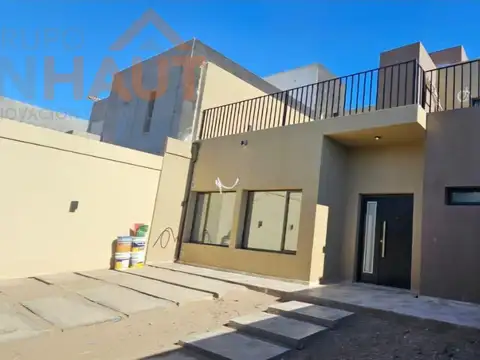 Casa Gerencial a estrenar 3 dormitorios con pileta 