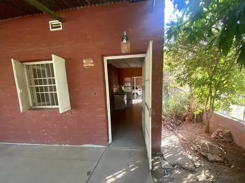 Casa 2 ambientes con 1 baño