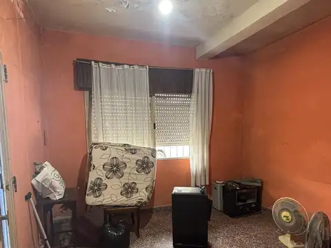 Casa 4 ambientes con 1 baño