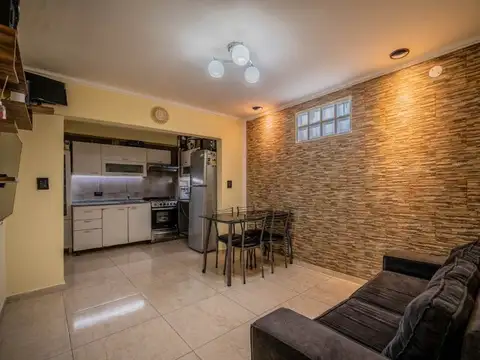 VENTA PH 2 Amb. Reciclado – Patio, Lavadero, Terraza Propia – Sin Expensas - Wilde – Apto Crédi...