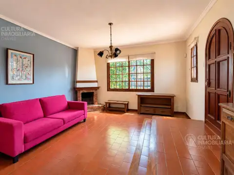 VENTA CHALET 3 AMBIENTES BERAZATEGUI CON COCHERA Y QUINCHO