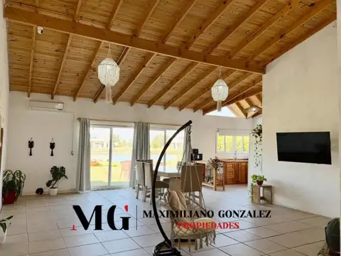 Casa 5 ambientes con 2 baños