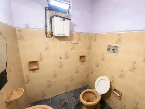 VENTA CASA DOS DORMITORIOS A REFACCIONAR BELGRANO