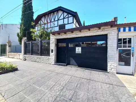 Regimiento 11 y Ayacucho