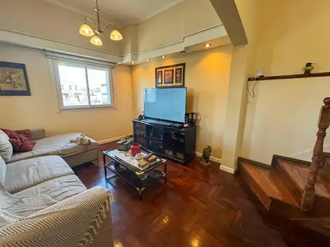 Depto Tipo Casa en Venta 40 años