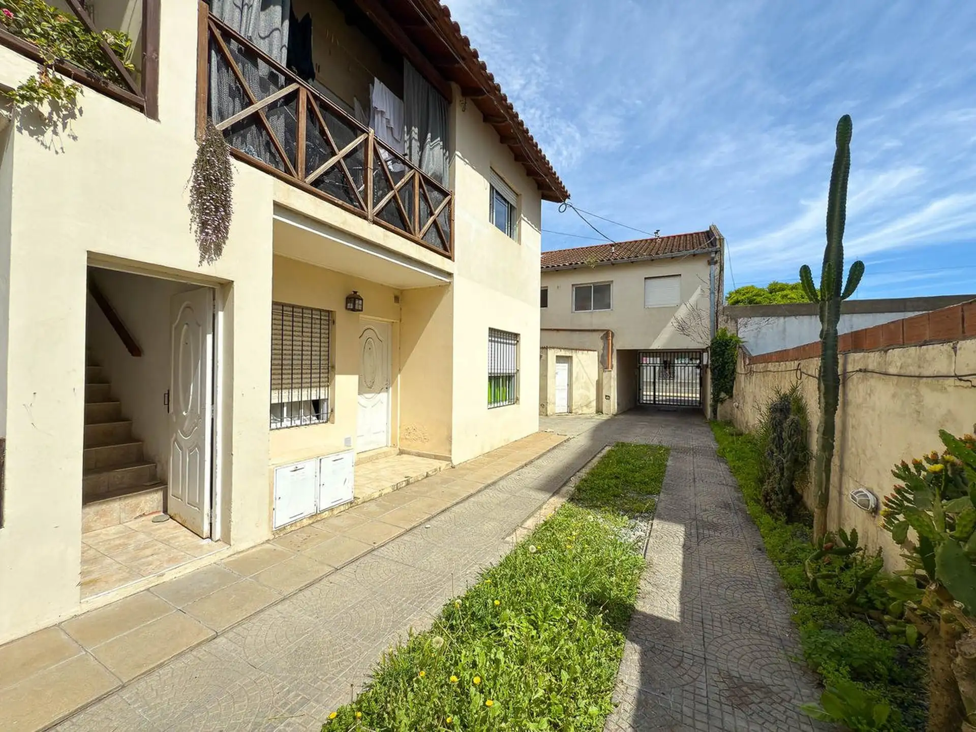 Depto 2 dorm, 84m² con estacionamiento — Zona Centro