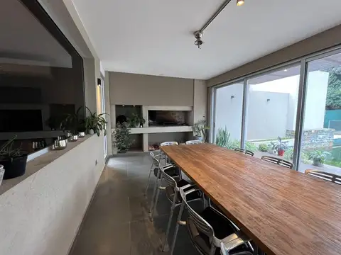 Depto Tipo Casa 5 ambientes con 2 baños