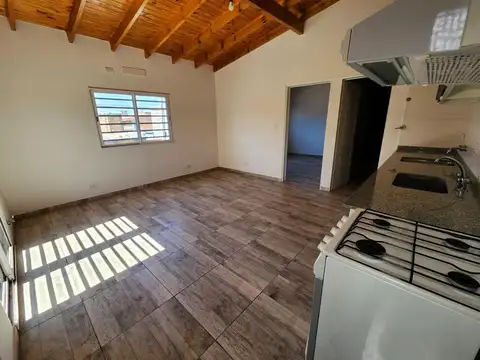 Depto Tipo Casa en Alquiler de 2 ambientes