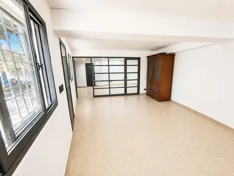 Local en Alquiler en Alberdi, $ 700.000