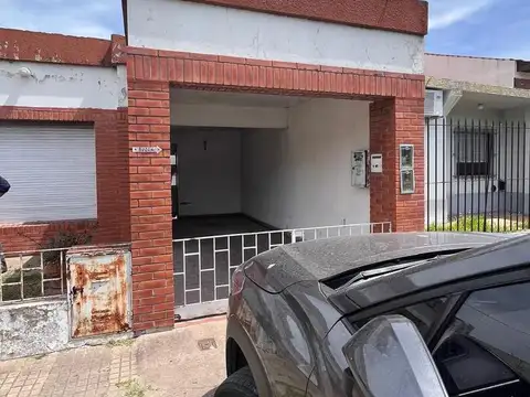 12  e/  518 y 519 Tolosa, La Plata