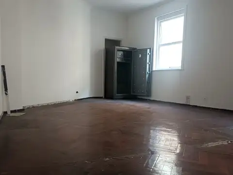 Oficina en Alquiler en Balvanera, $ 330.000