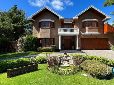 Casa en Venta 5 Dormitorios en Pinamar Zona Centro