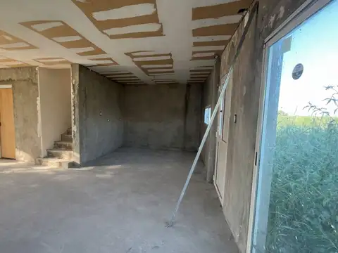 Casa 5 ambientes con 2 baños